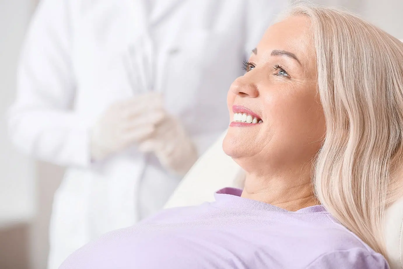 Choosing between a dentist and an oral surgeon for your dental needs.